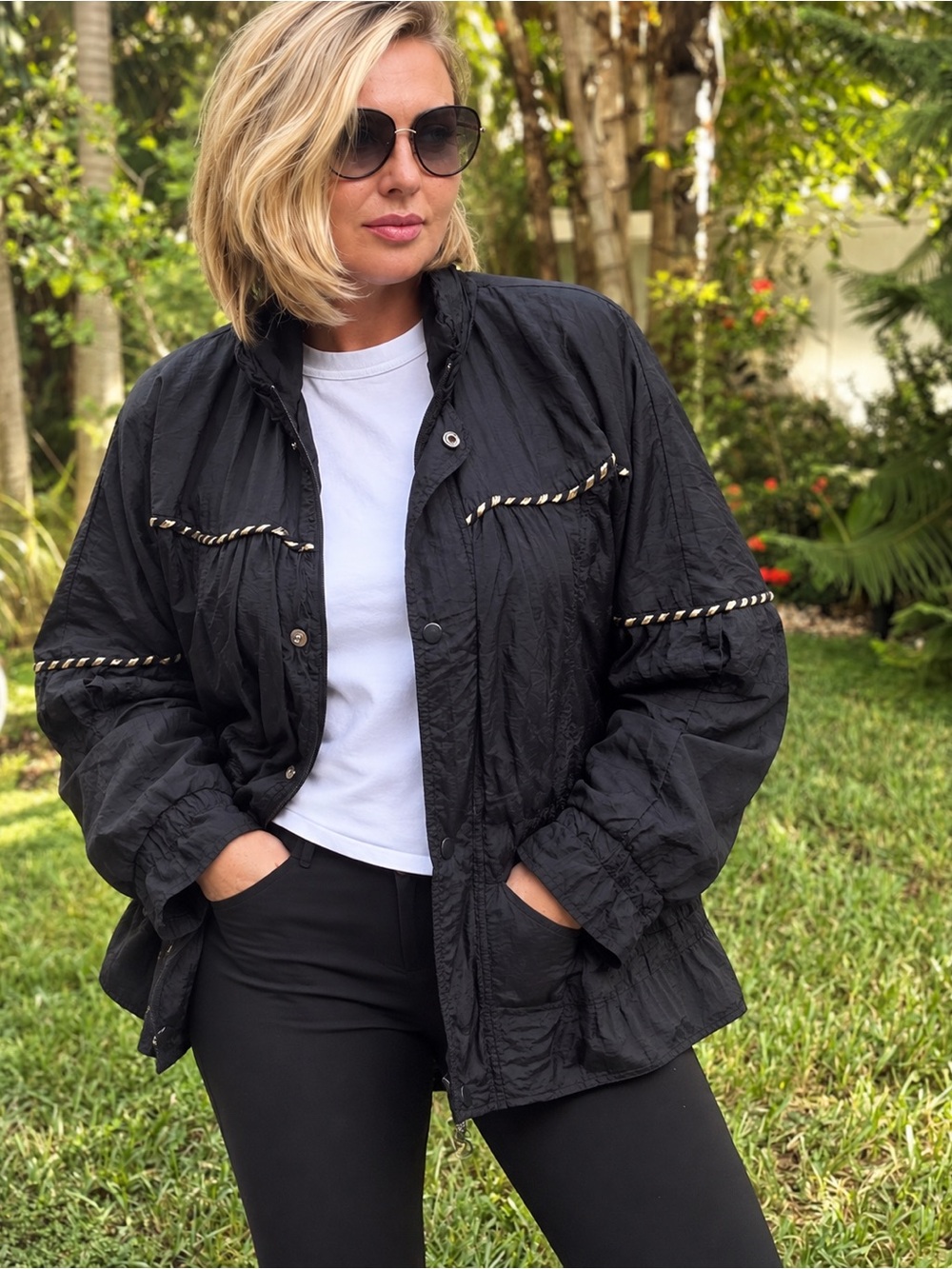 Vintage 1993 Lavon Black Nylon Windbreaker Jacket Women’s L Gold Trim